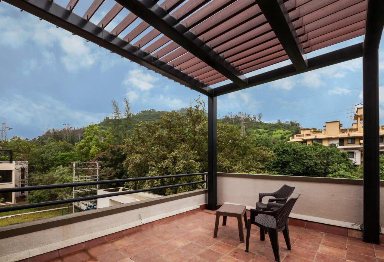 Stayvista'S Greenwoods Villa 10 - City-Center Villa With Private Pool, Terrace, Lift & Carrom Board Lonavala Extérieur photo